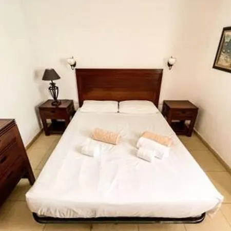 Beachfront Villa San Antonio With Private Heated Pool Bbq In The Heart Of Corralejo By Amazzzing Travel וילה קורלחו