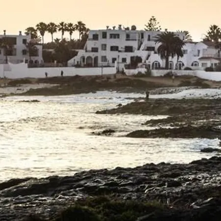 וילה Beachfront Villa San Antonio With Private Heated Pool Bbq In The Heart Of Corralejo By Amazzzing Travel *