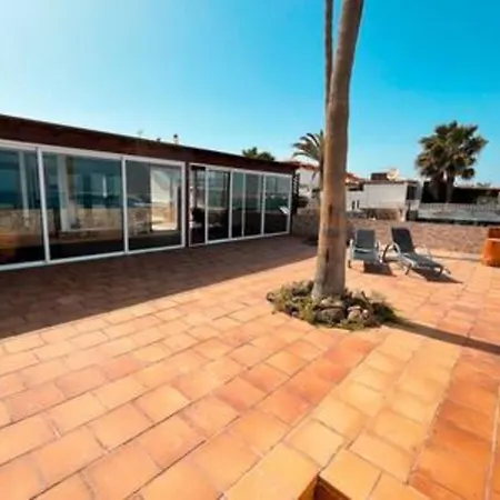 Beachfront Villa San Antonio With Private Heated Pool Bbq In The Heart Of Corralejo By Amazzzing Travel *